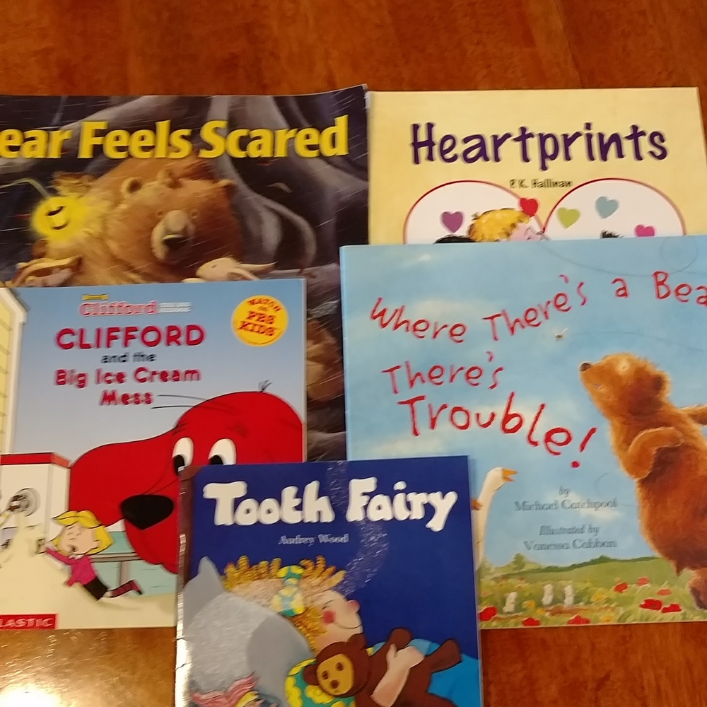 5 CHILDREN'S Paperback books